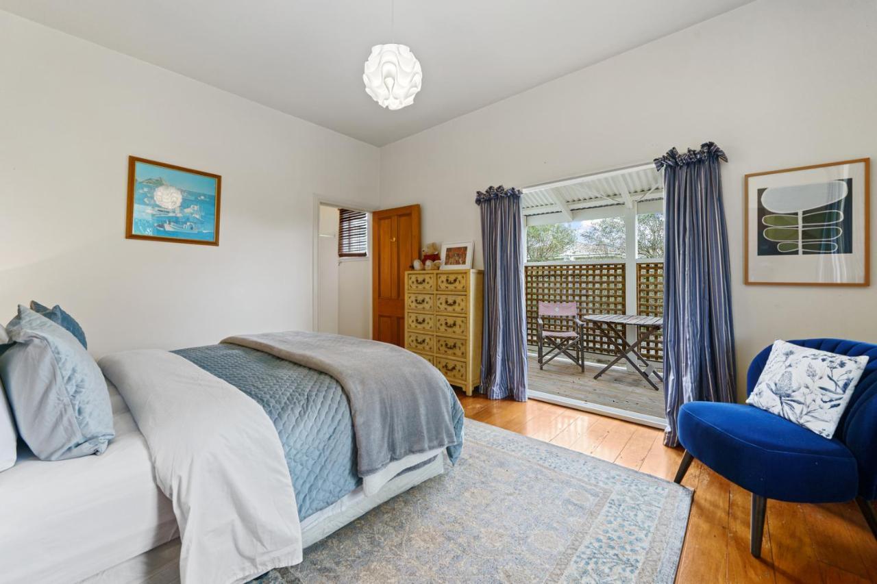Pendreigh Cottage - Martinborough Holiday Home Exterior photo