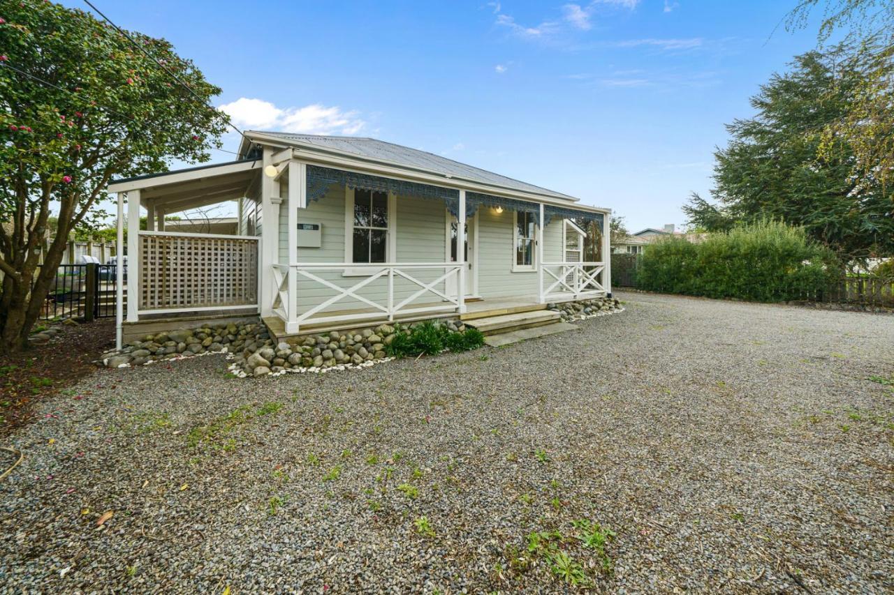 Pendreigh Cottage - Martinborough Holiday Home Exterior photo