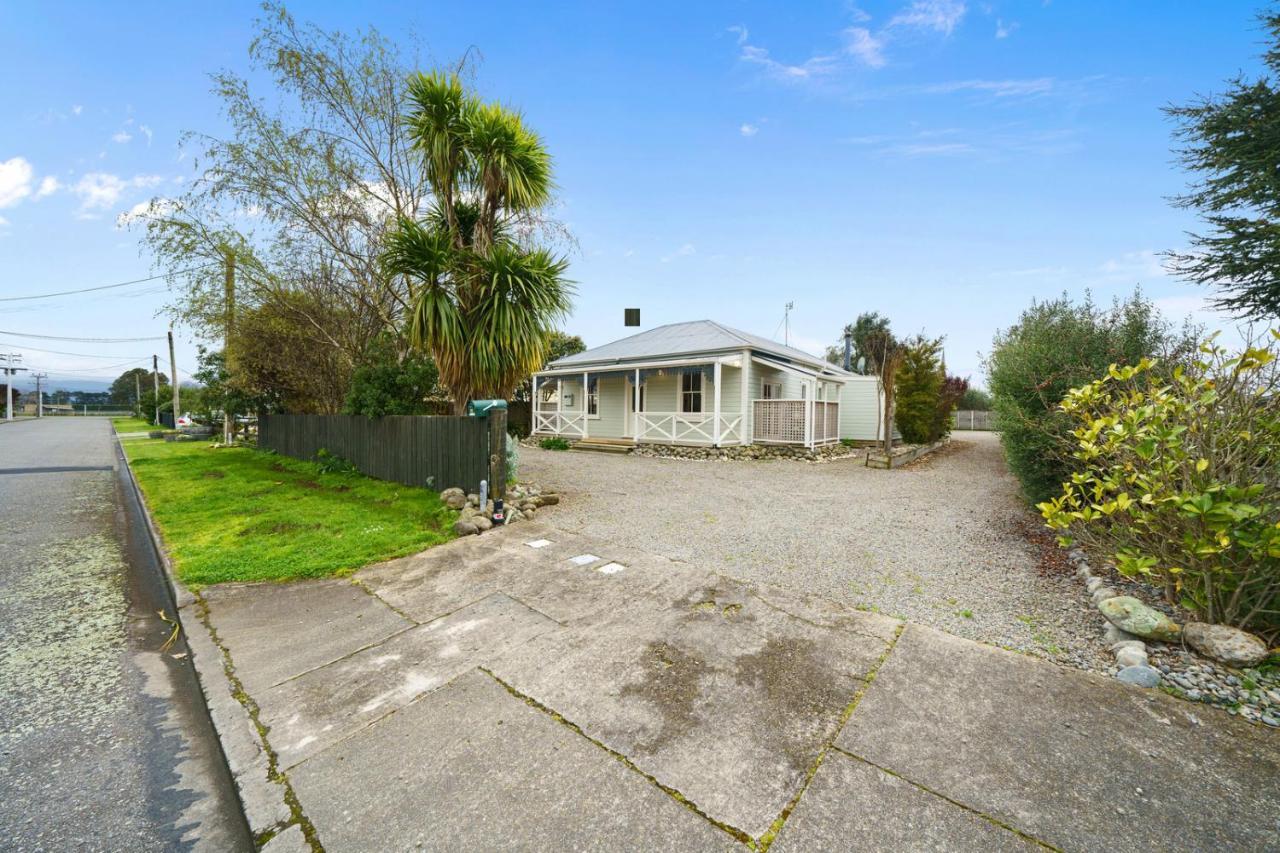 Pendreigh Cottage - Martinborough Holiday Home Exterior photo
